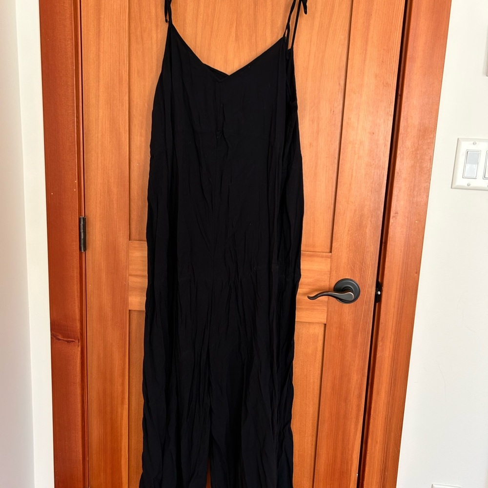 Old Navy Black Sleeveless Jumpsuit